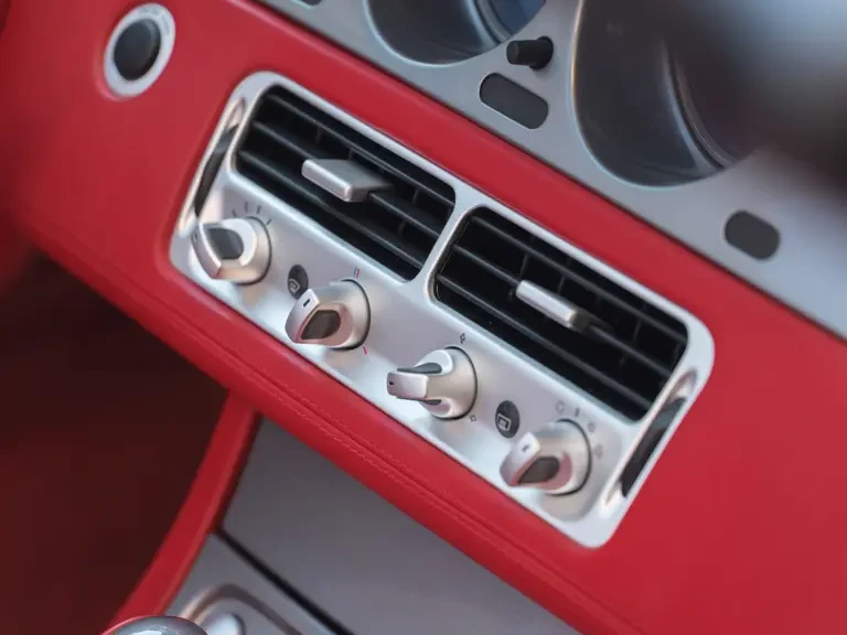 2003 BMW Z8 - Image 30 of 31
