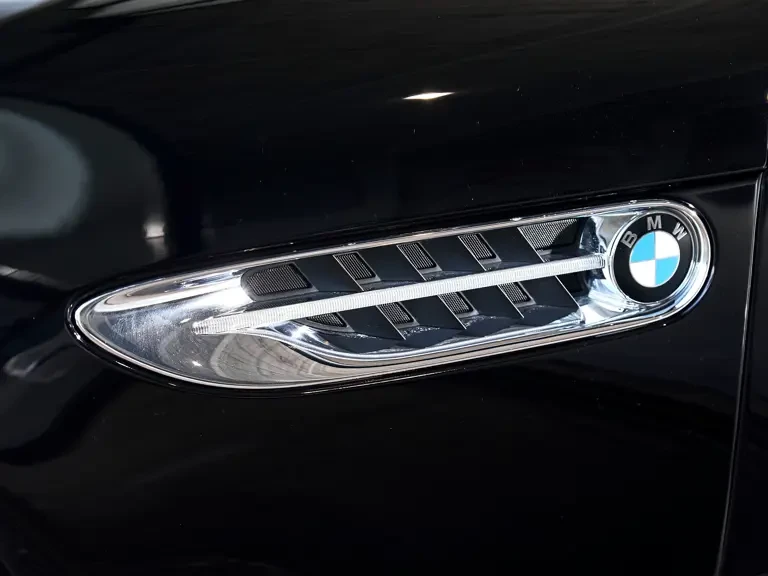 2003 BMW Z8 - Image 18 of 31