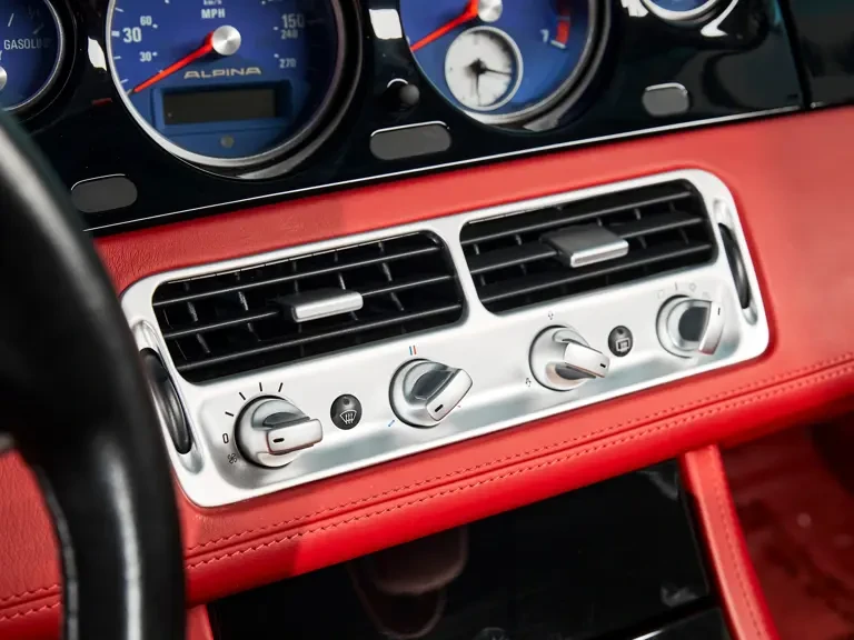 2003 BMW Z8 - Image 27 of 31