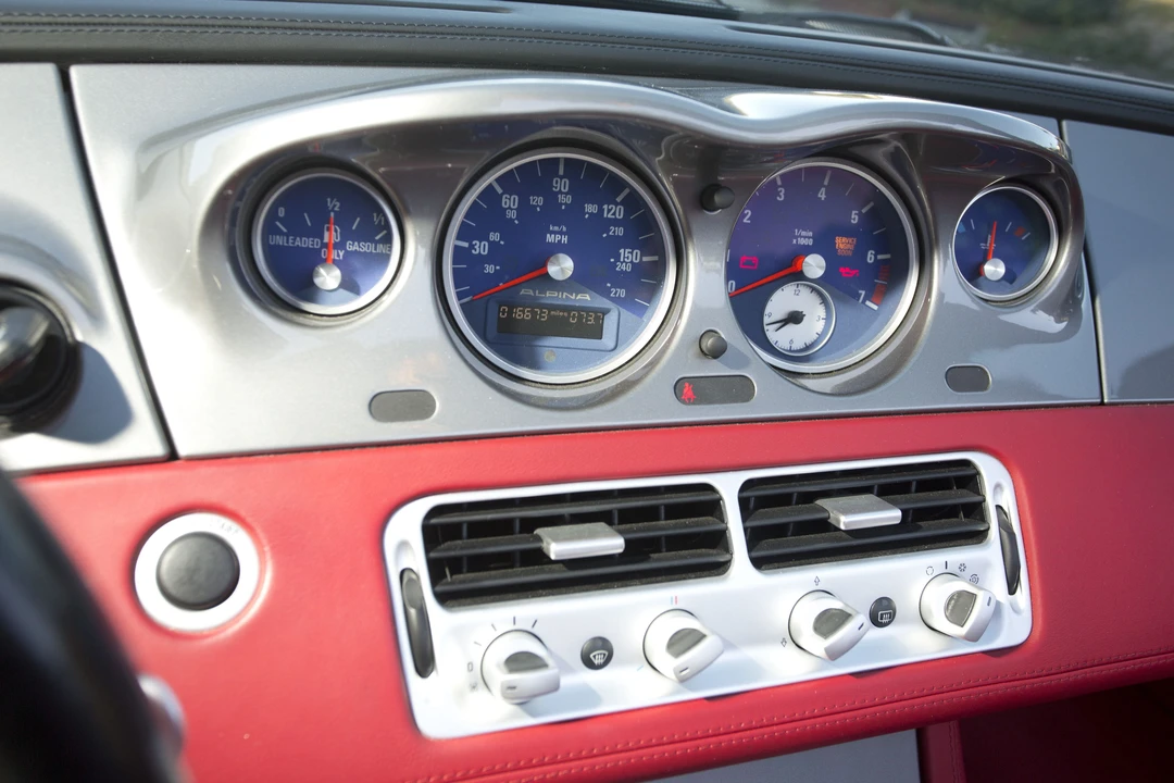 2003 BMW Z8 - Image 30 of 31
