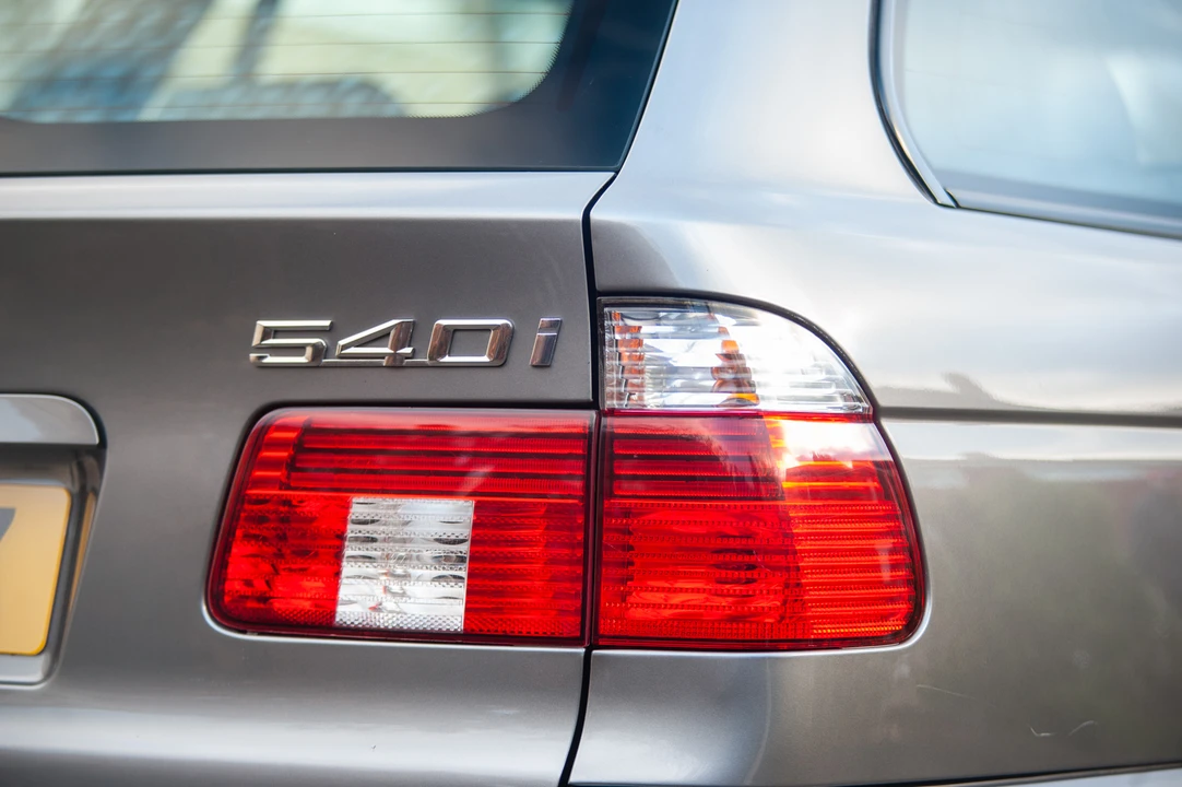 2003 BMW E39 540i - Image 22 of 31