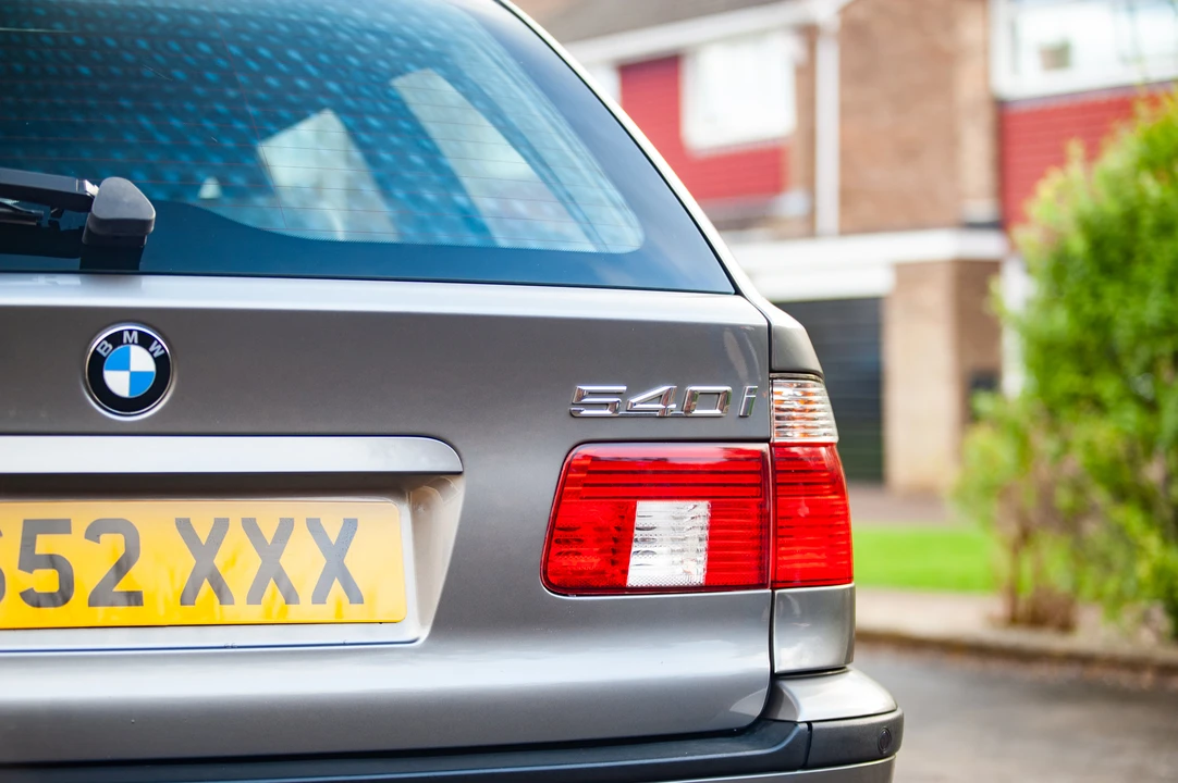 2003 BMW E39 540i - Image 24 of 31