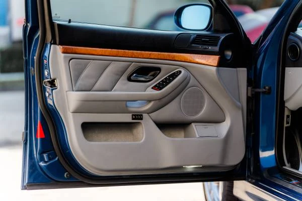 2003 BMW E39 540i - Image 5 of 21