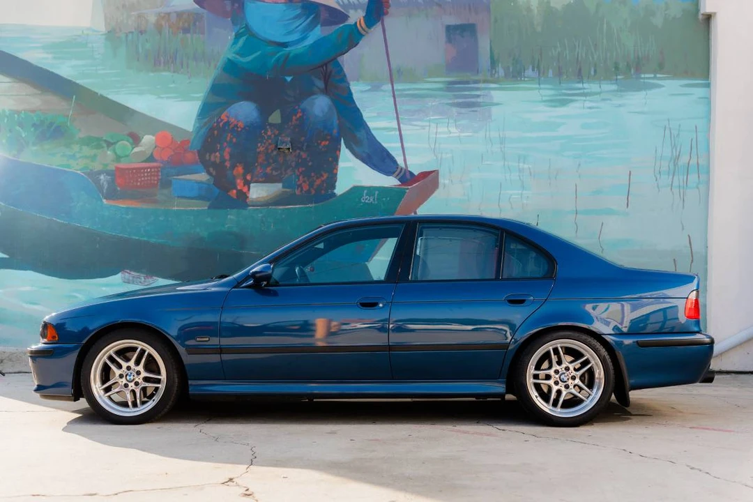 2003 BMW E39 540i - Image 2 of 21