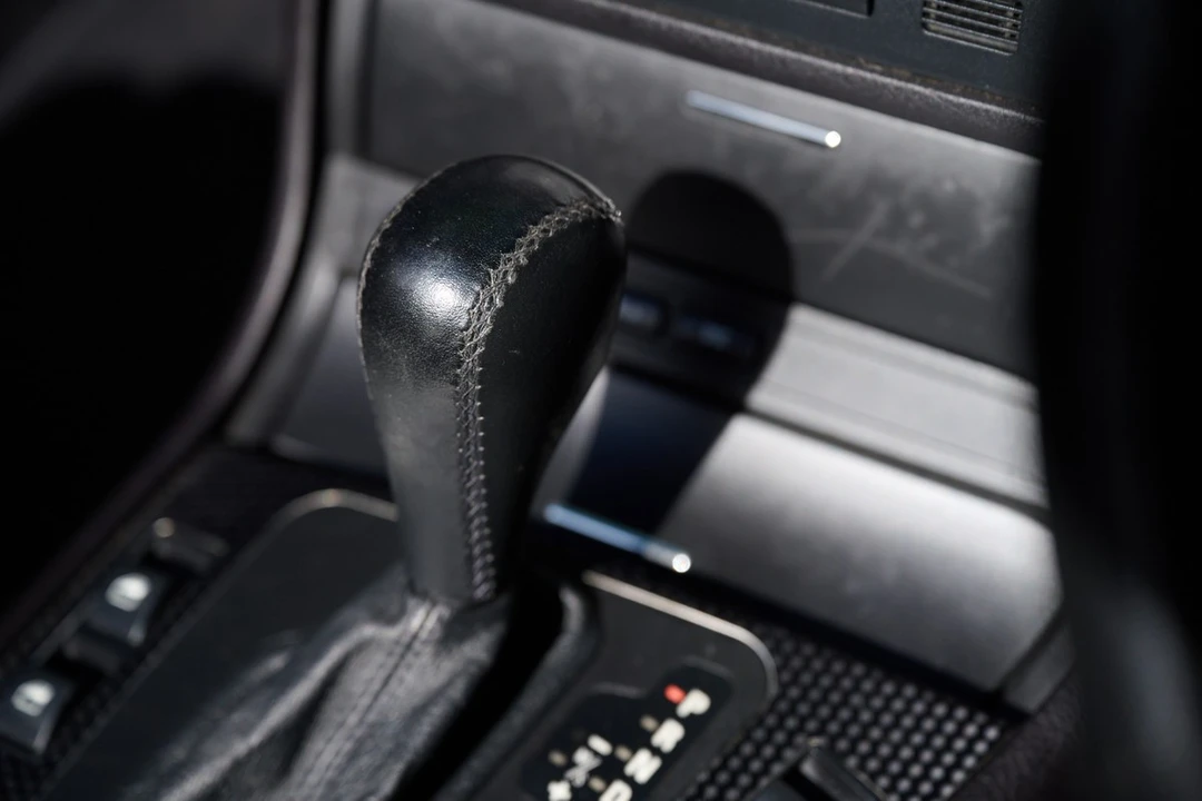 2003 BMW E46 330i & 330Ci - Image 26 of 30