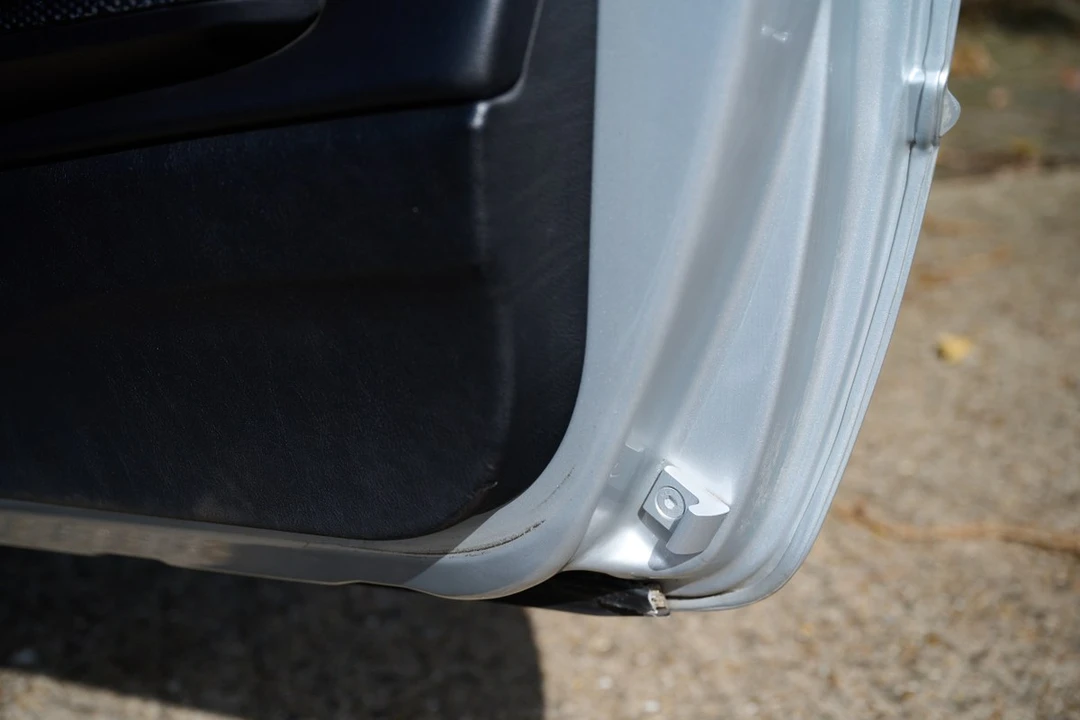2003 BMW E46 330i & 330Ci - Image 29 of 30