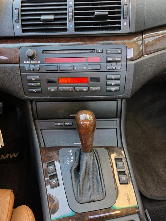 2003 BMW E46 330i & 330Ci - Image 10 of 18