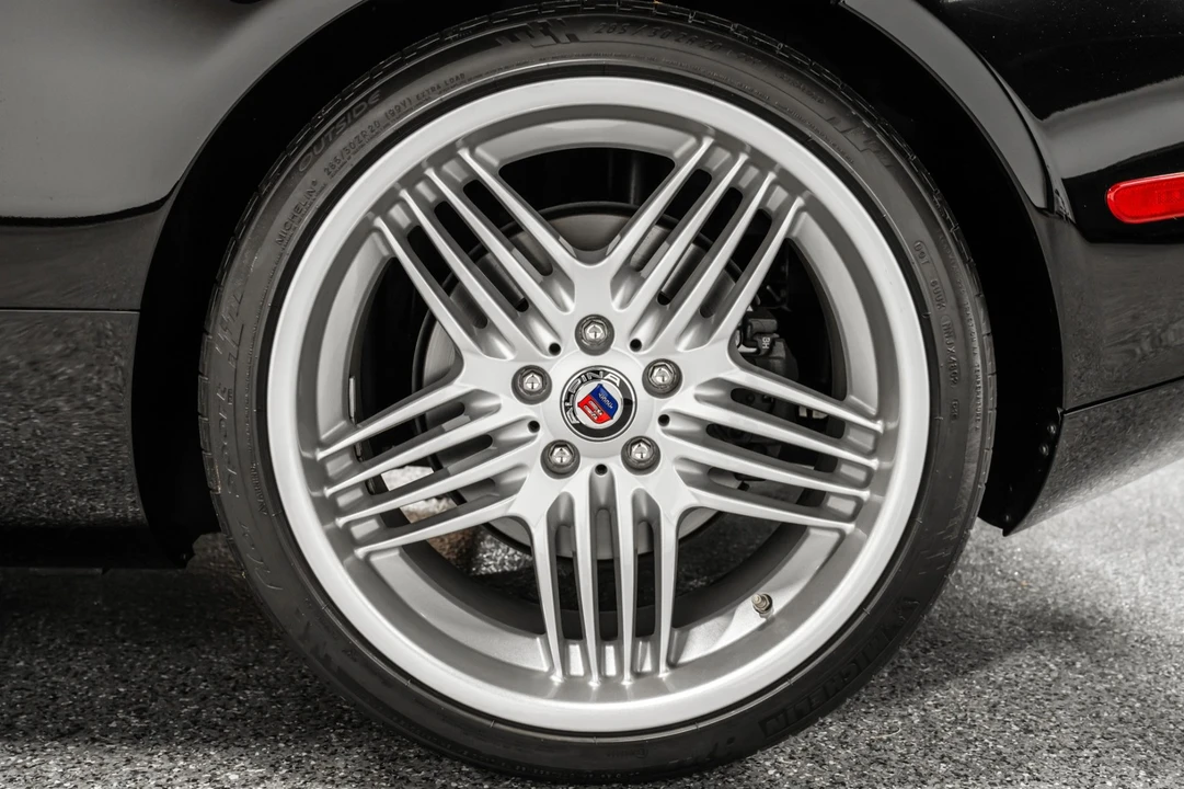 2003 BMW Z8 - Image 10 of 21