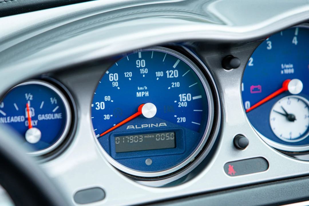 2003 BMW Z8 - Image 17 of 31