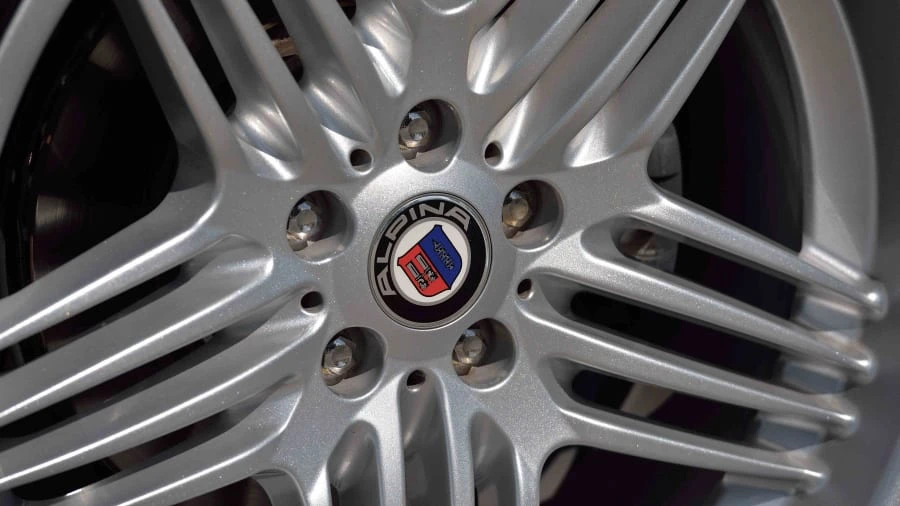 2003 BMW Z8 - Image 10 of 12