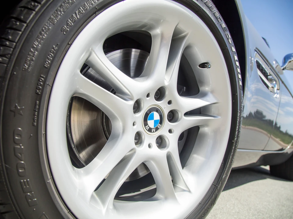2003 BMW Z8 - Image 30 of 31