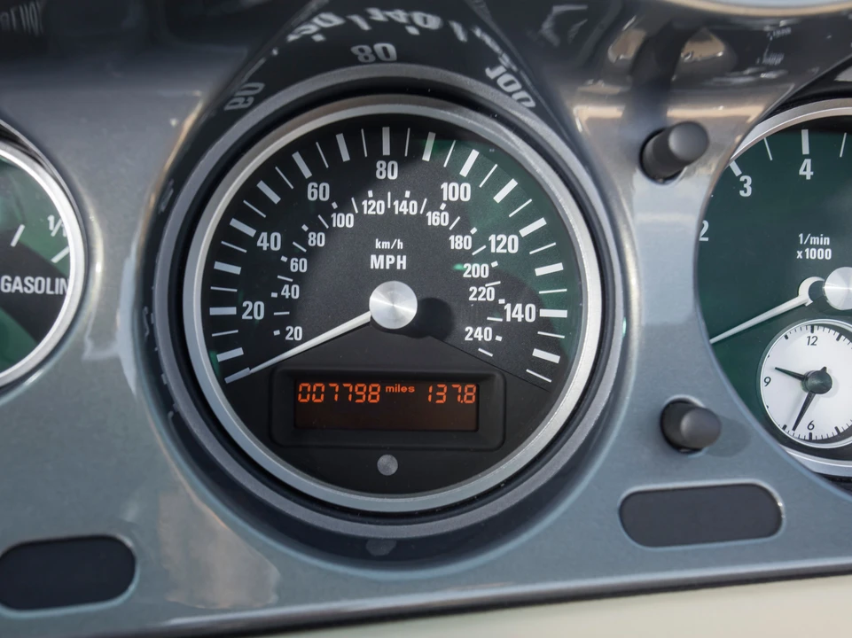 2003 BMW Z8 - Image 18 of 31
