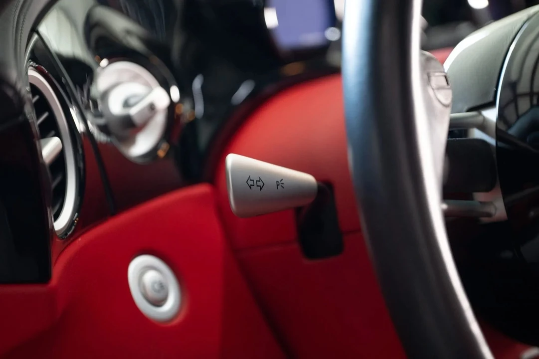 2003 BMW Z8 - Image 26 of 31