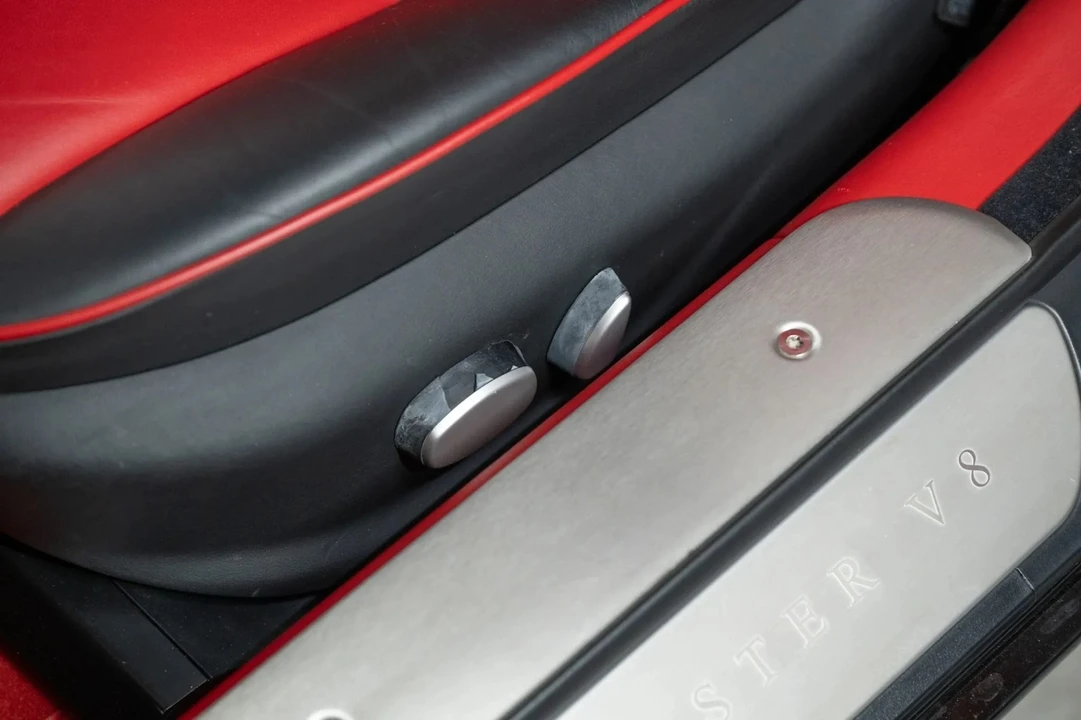 2003 BMW Z8 - Image 19 of 31