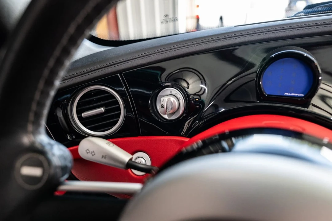 2003 BMW Z8 - Image 18 of 31
