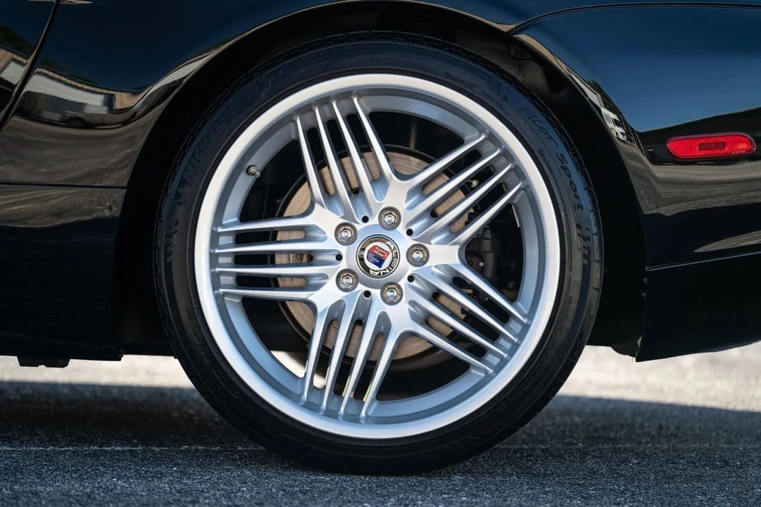 2003 BMW Z8 - Image 16 of 31