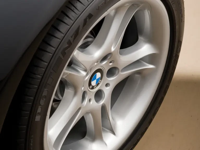 2003 BMW Z8 - Image 19 of 20