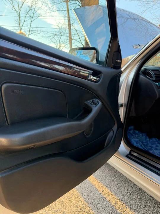 2003 BMW E46 330i & 330Ci - Image 12 of 20