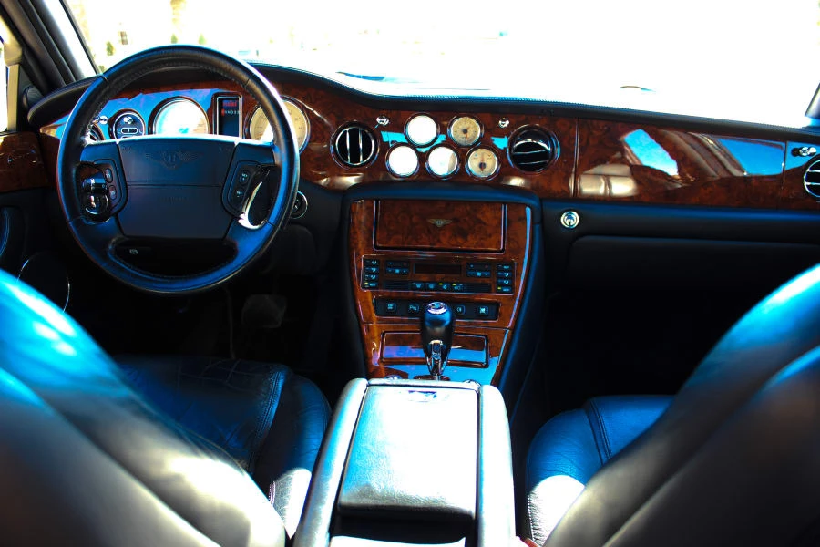 2003 Bentley Arnage R & RL - Image 3 of 9