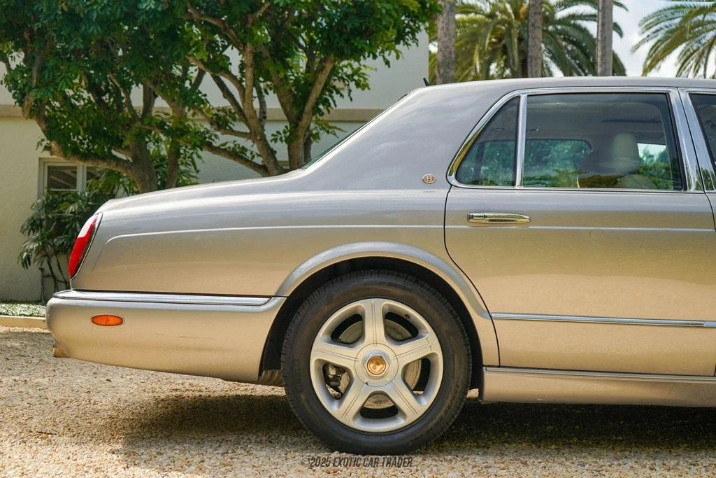 2003 Bentley Arnage R & RL - Image 10 of 12