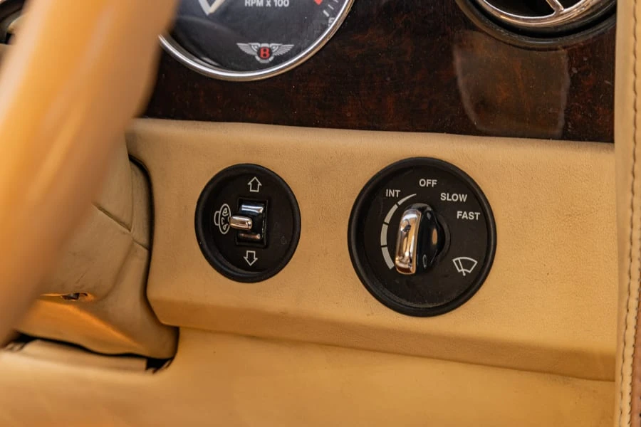 2003 Bentley Azure 1st Gen - Image 26 of 31
