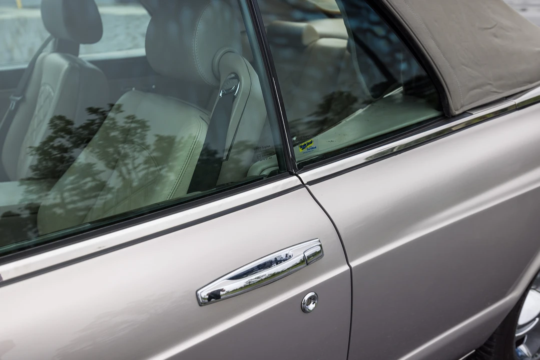 2003 Bentley Azure 1st Gen - Image 26 of 31