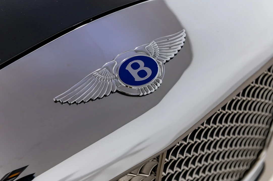 2003 Bentley Azure 1st Gen - Image 16 of 31