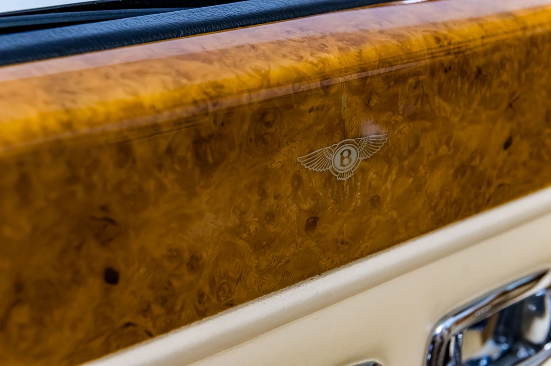2003 Bentley Azure 1st Gen - Image 22 of 31