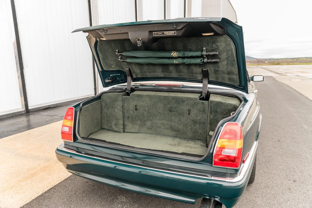 2003 Bentley Azure 1st Gen - Image 24 of 31