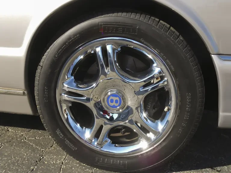 2003 Bentley Azure 1st Gen - Image 19 of 23