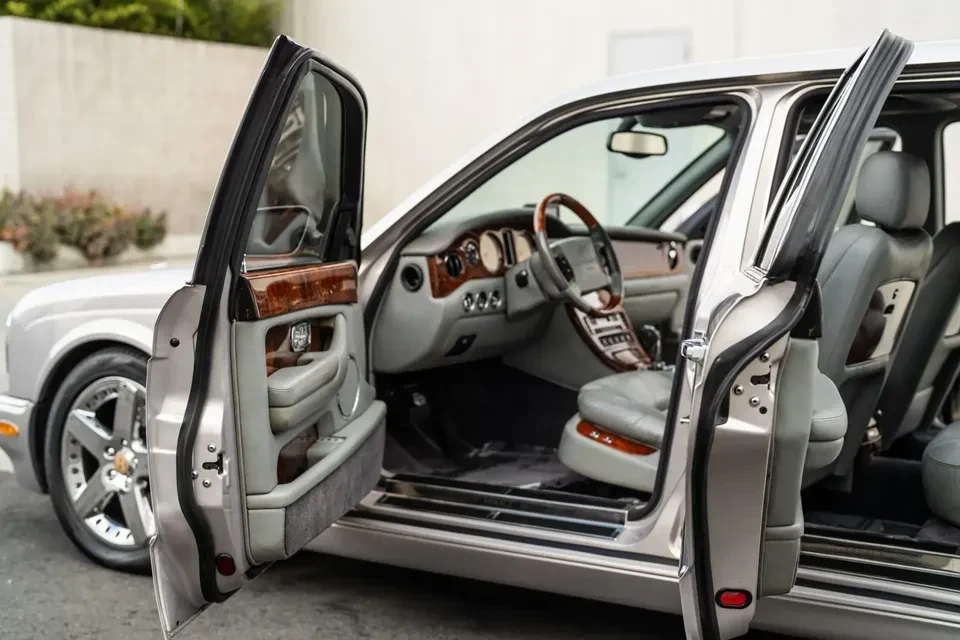 2003 Bentley Arnage R & RL - Image 3 of 5