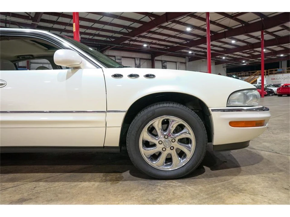 2003 Buick Park Avenue - Image 11 of 31