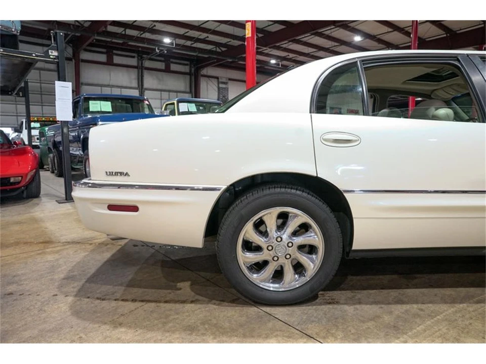 2003 Buick Park Avenue - Image 9 of 31