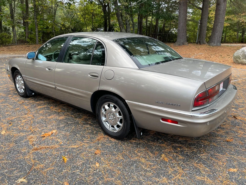 2003 Buick Park Avenue - Image 11 of 31