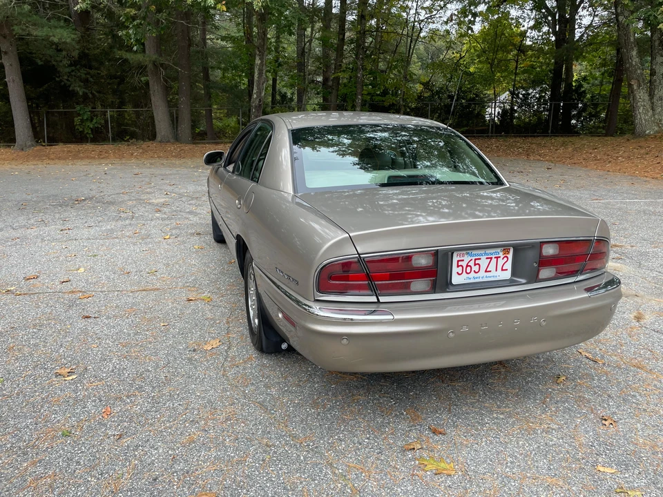 2003 Buick Park Avenue - Image 13 of 31