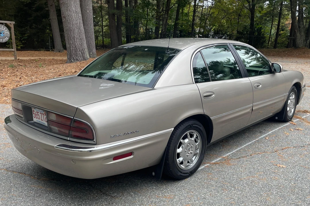 2003 Buick Park Avenue - Image 4 of 31