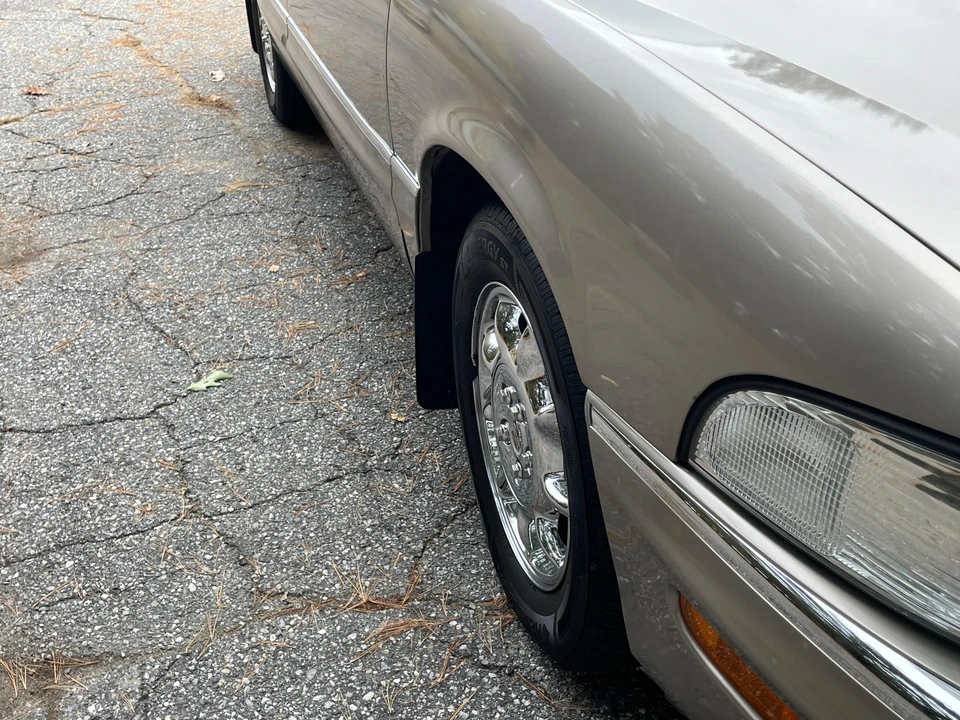 2003 Buick Park Avenue - Image 19 of 31