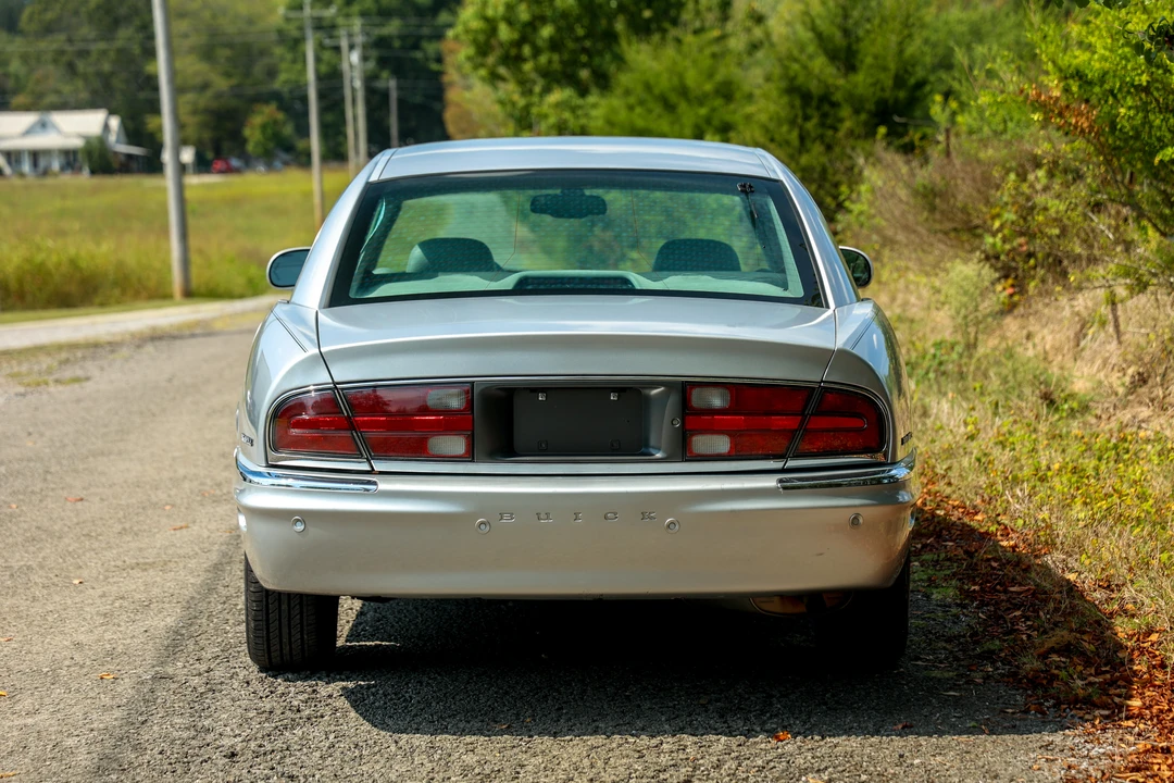 2003 Buick Park Avenue - Image 12 of 31