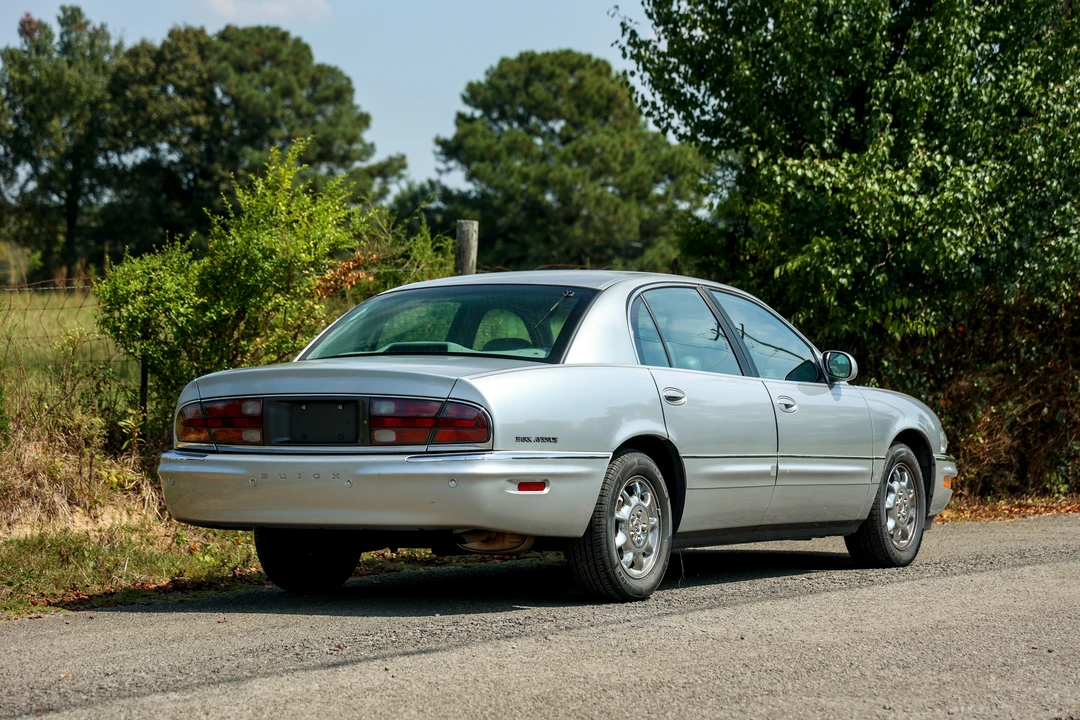 2003 Buick Park Avenue - Image 9 of 31