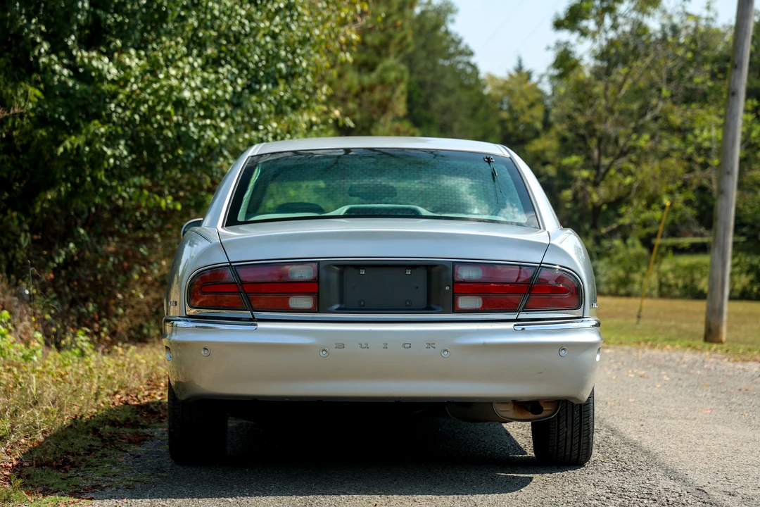2003 Buick Park Avenue - Image 11 of 31