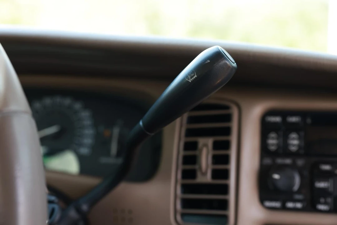 2003 Buick Park Avenue - Image 30 of 31