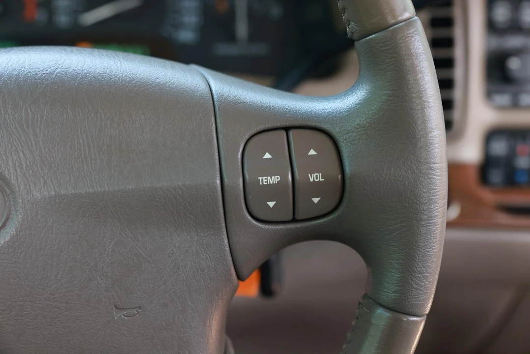 2003 Buick Park Avenue - Image 27 of 31