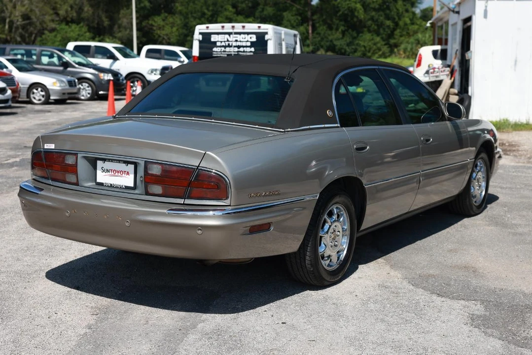 2003 Buick Park Avenue - Image 11 of 31