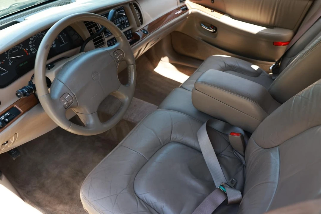 2003 Buick Park Avenue - Image 4 of 31