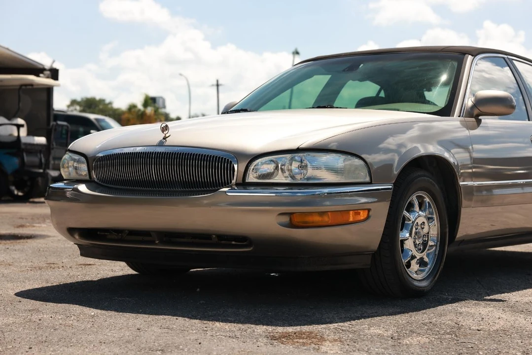 2003 Buick Park Avenue - Image 25 of 31