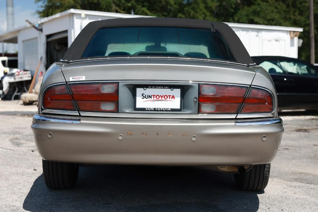 2003 Buick Park Avenue - Image 7 of 31