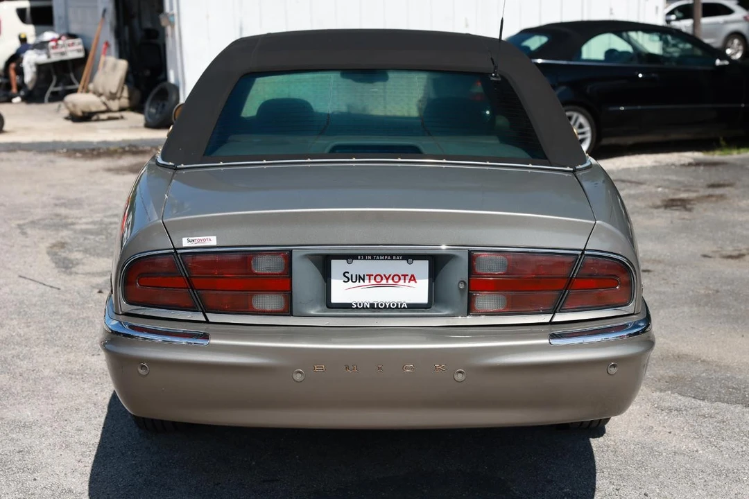 2003 Buick Park Avenue - Image 9 of 31