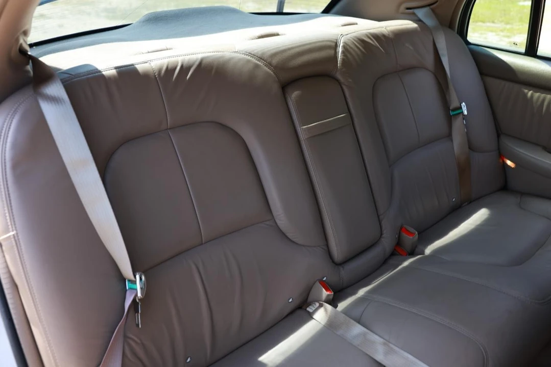 2003 Buick Park Avenue - Image 14 of 31