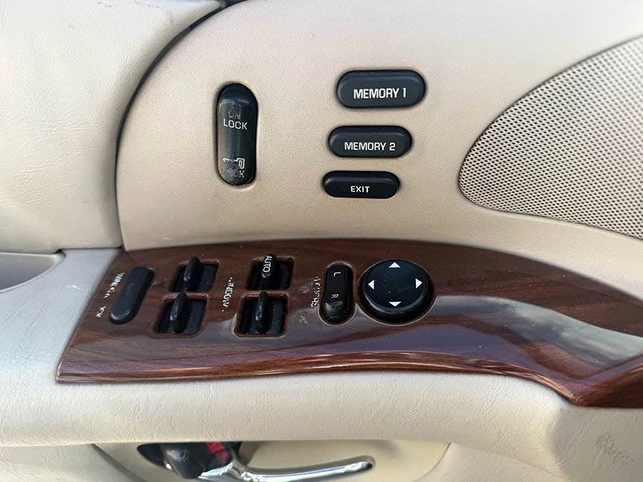 2003 Buick Park Avenue - Image 10 of 17