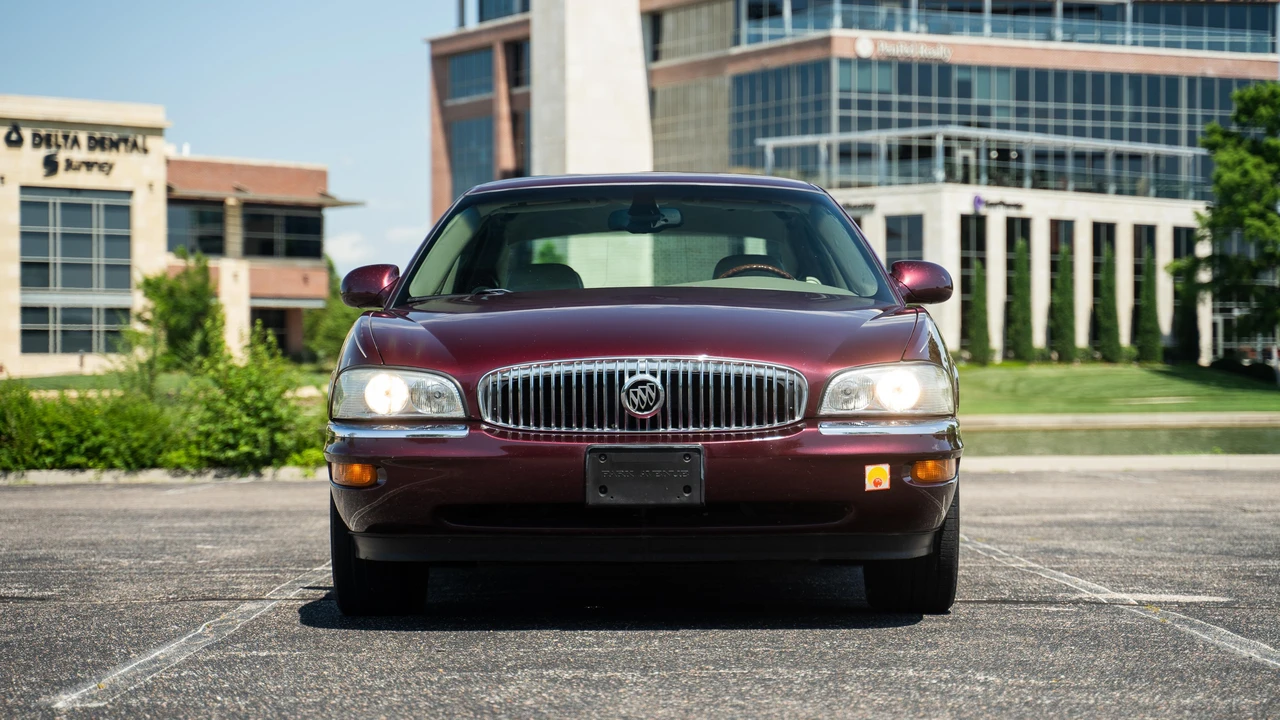 2003 Buick Park Avenue - Image 6 of 31